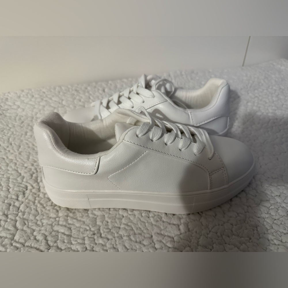 Pink Lily “The Jenny Solid Sneakers”